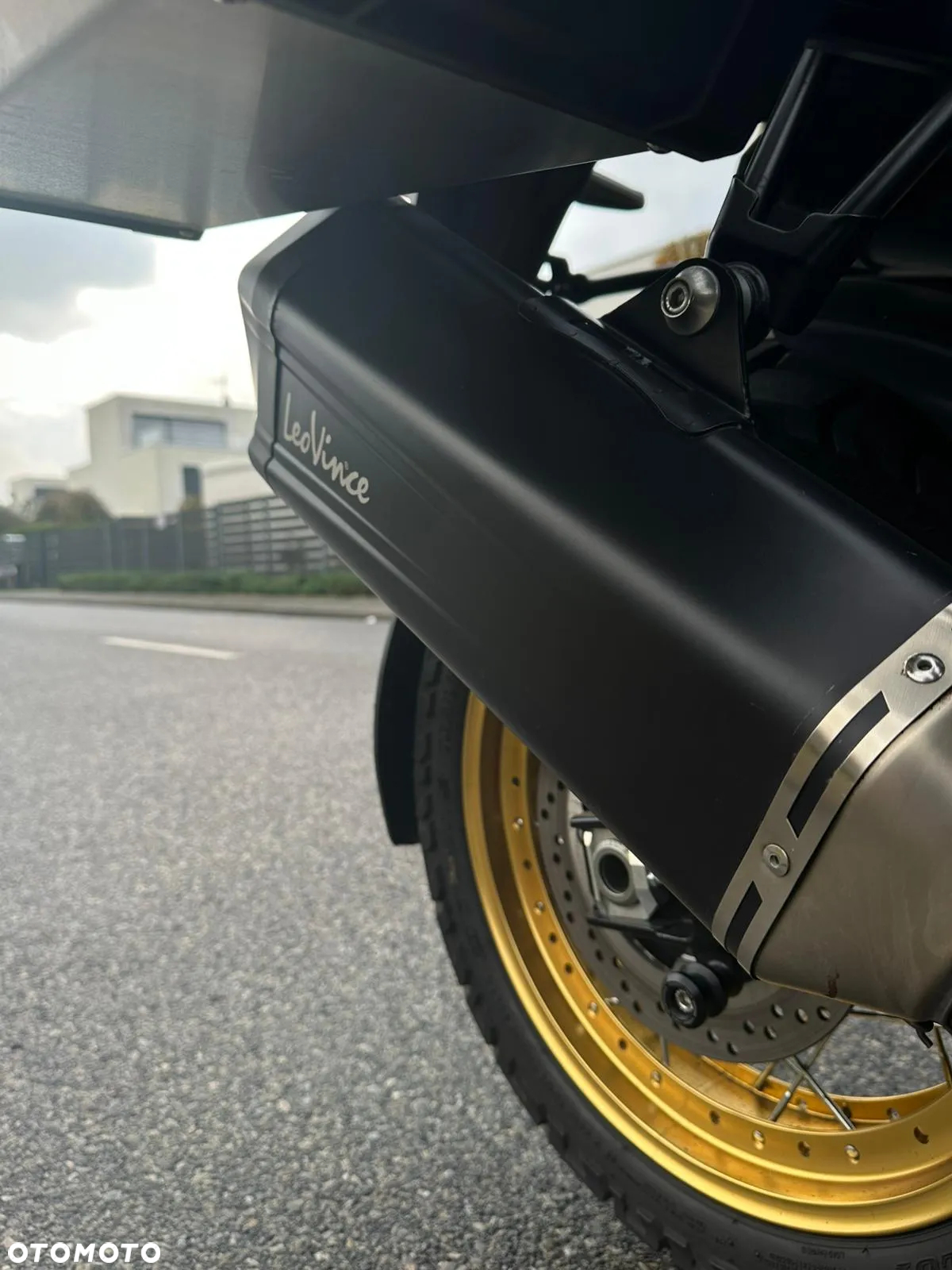 Suzuki V-STROM - 11
