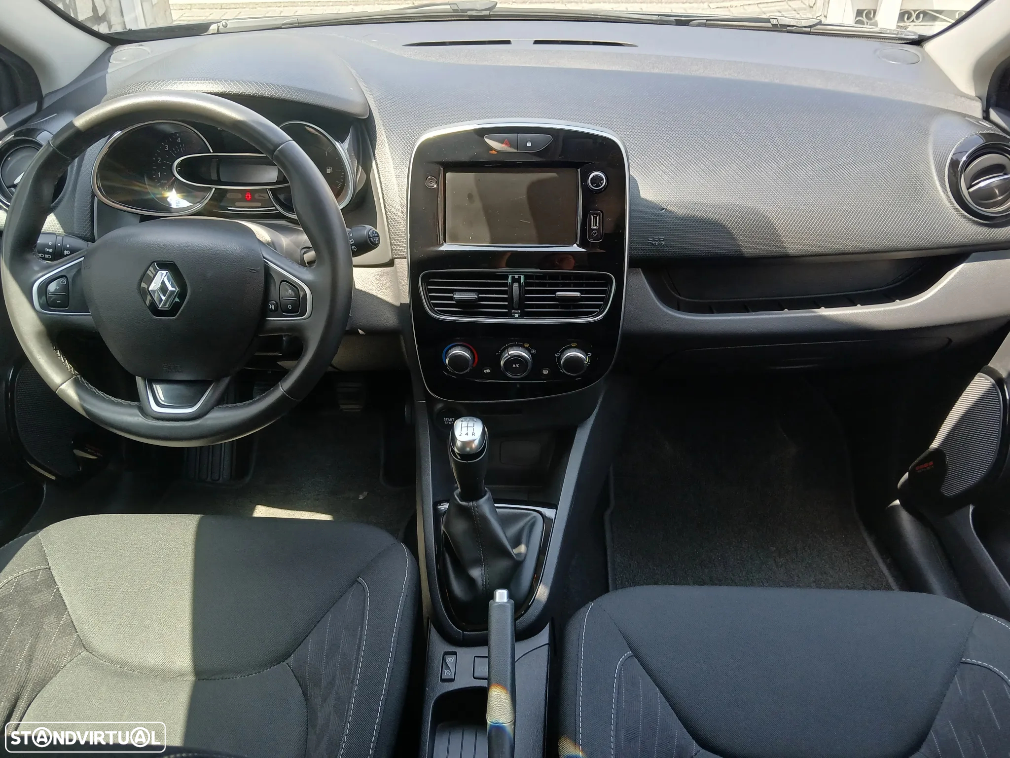 Renault Clio 1.5 dCi Limited - 12