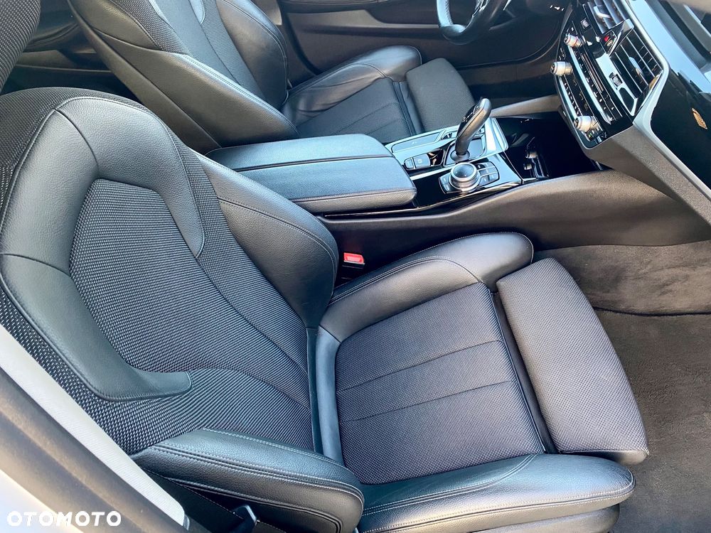 BMW Seria 5 520d Sport Line sport - 38