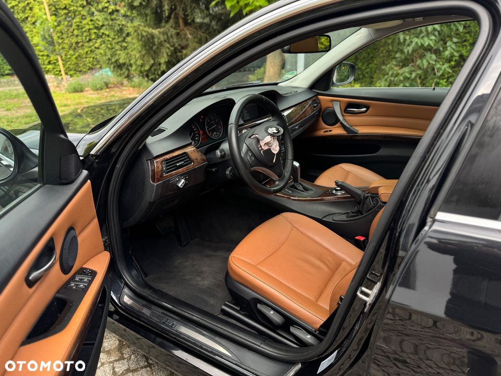 BMW Seria 3 325d DPF Edition Sport - 17