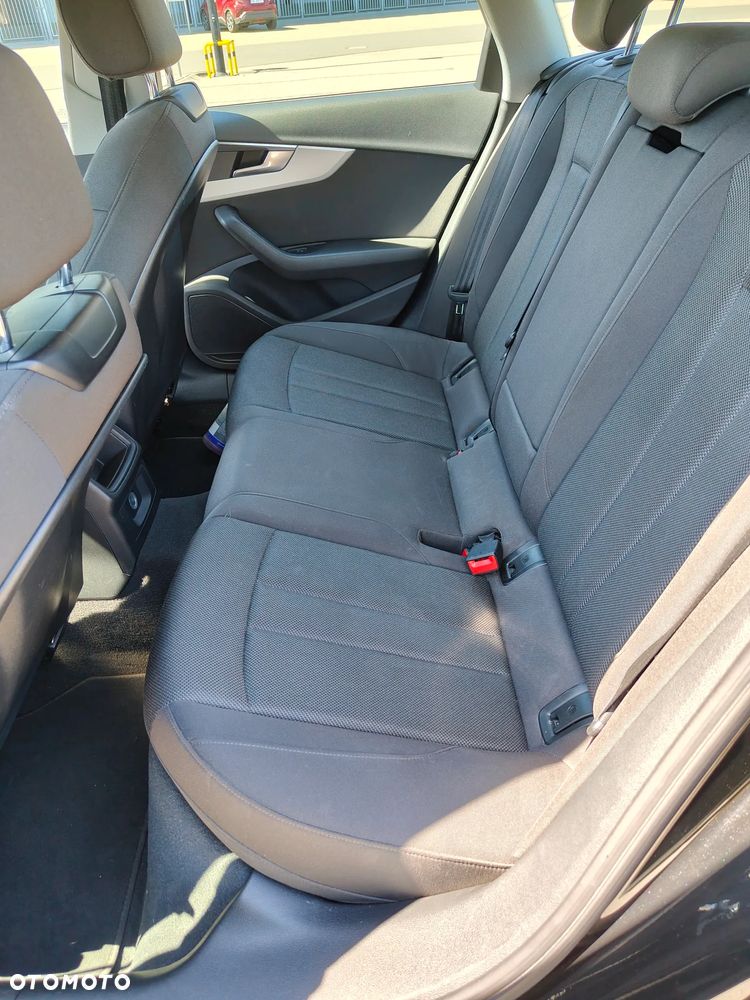 Audi A4 Avant 40 TFSI S tronic - 18