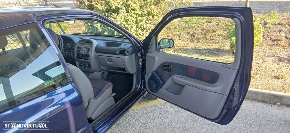 Renault Clio 1.9 D RXE - 9