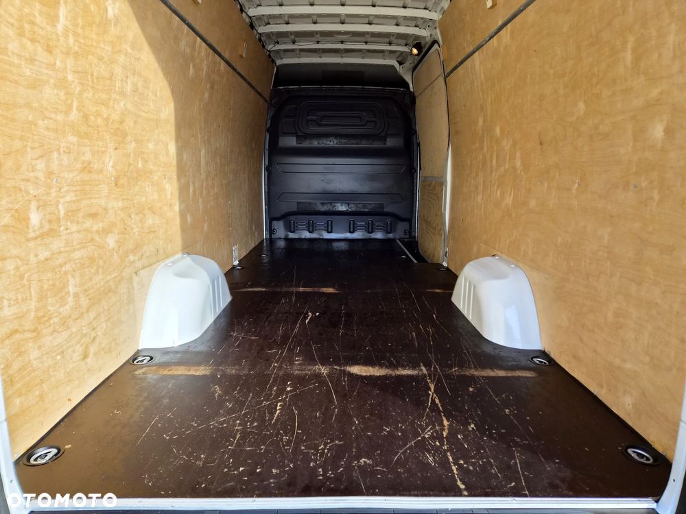 Mercedes-Benz Sprinter - 17