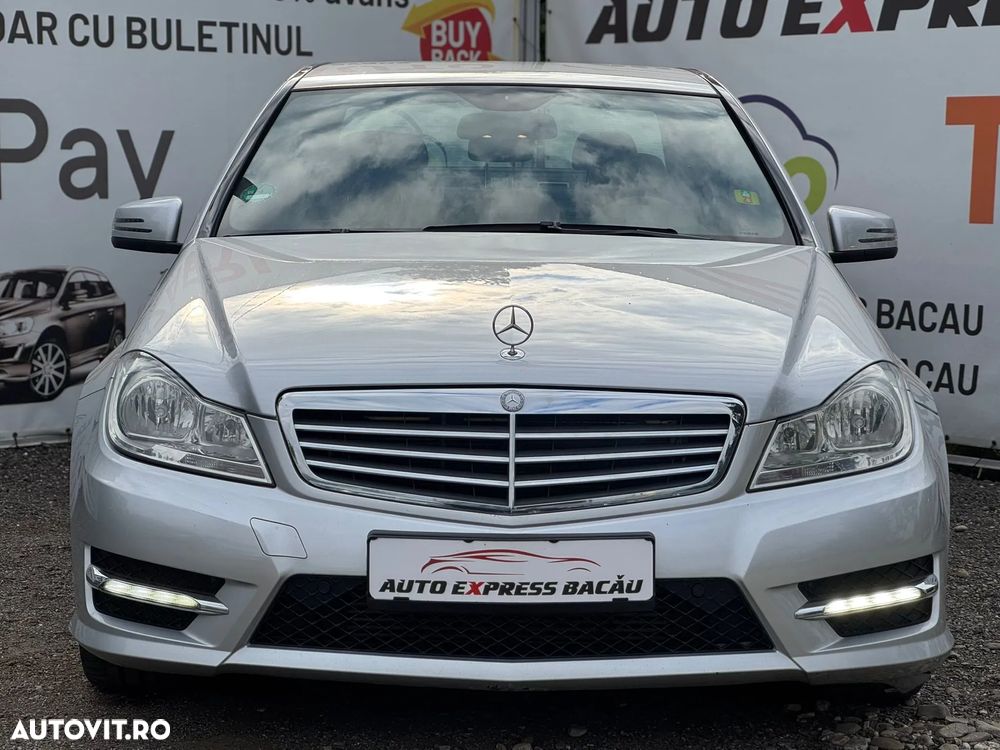 Mercedes-Benz C 180 T CGI BlueEFFICIENCY - 11