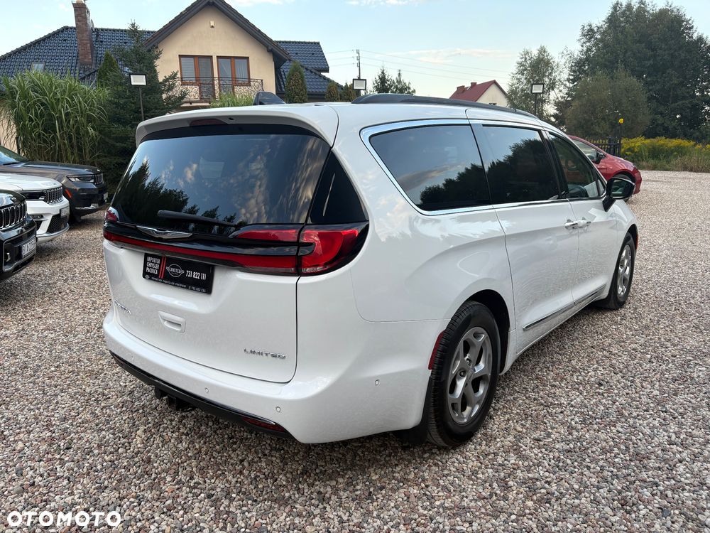 Chrysler Pacifica - 4