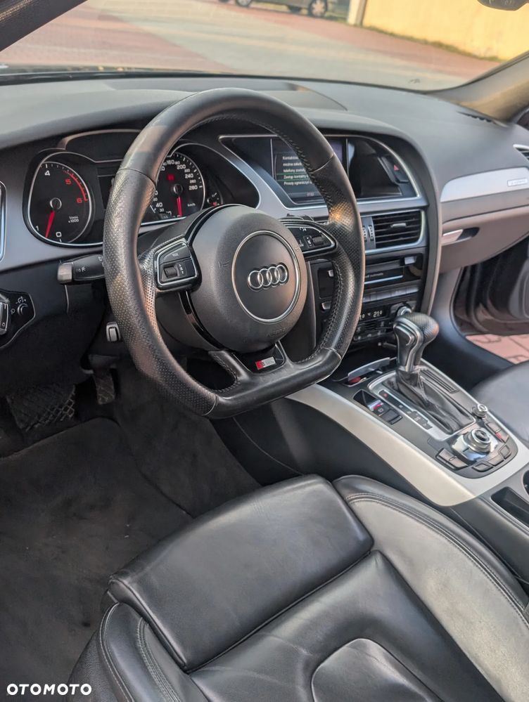 Audi A4 Limousine - 11