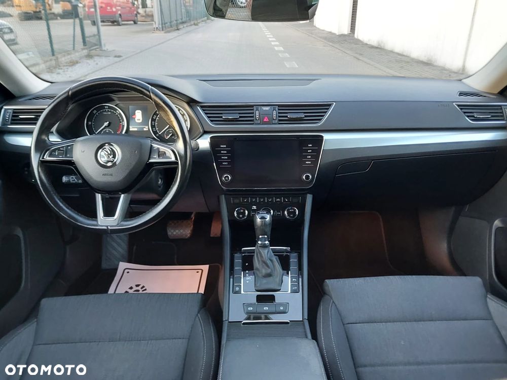 Skoda Superb 2.0 TDI Ambition DSG7 - 11