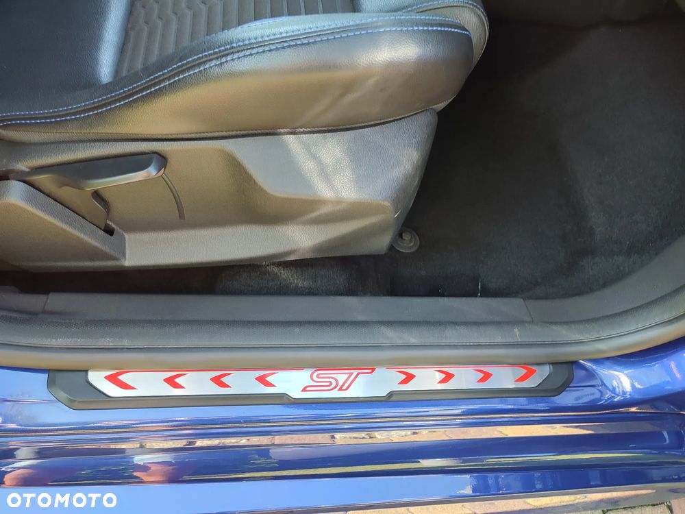 Ford Focus 2.0 TDCi ST - 11