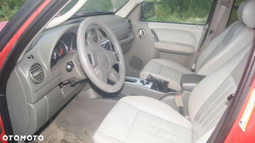 Jeep Liberty 2.8 CRD 4x4 - 8