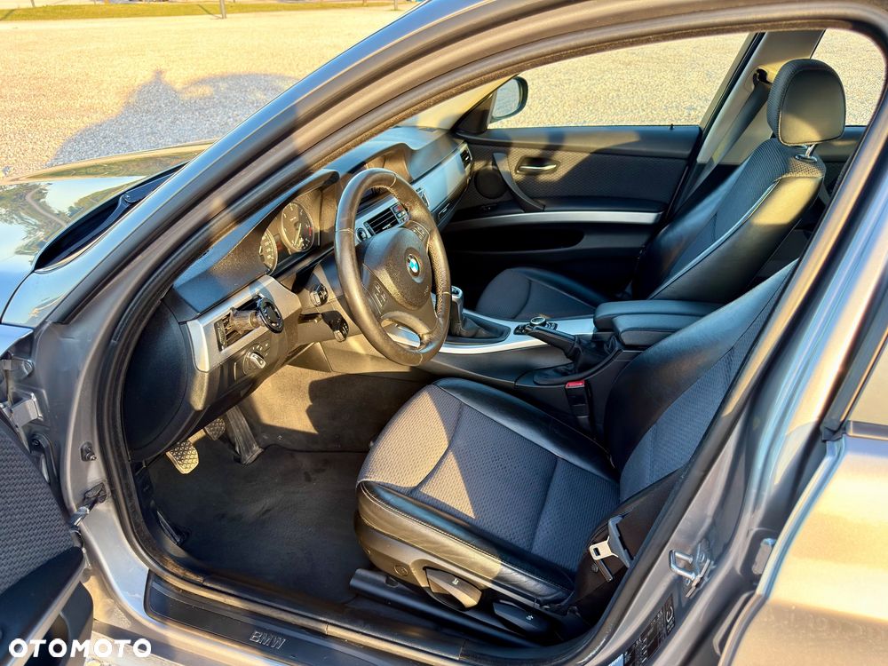 BMW Seria 3 320d - 15