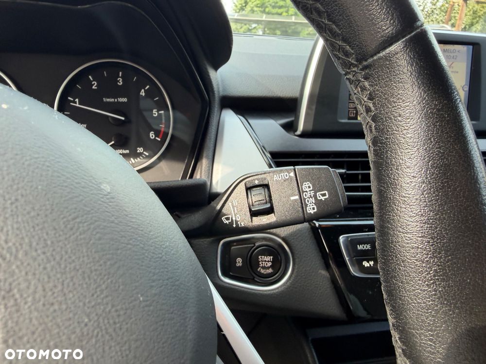 BMW Seria 2 218d - 25