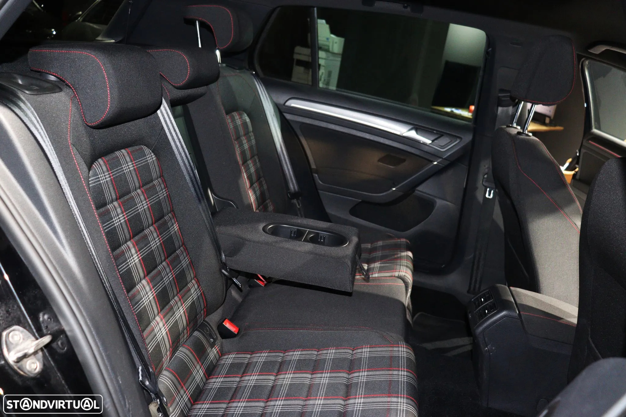 VW Golf 2.0 TSI GTI DSG Performance - 12
