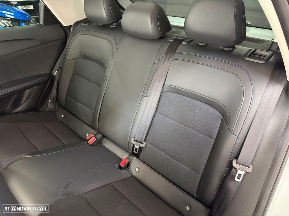 MG MG4 64 kWh Luxury - 11