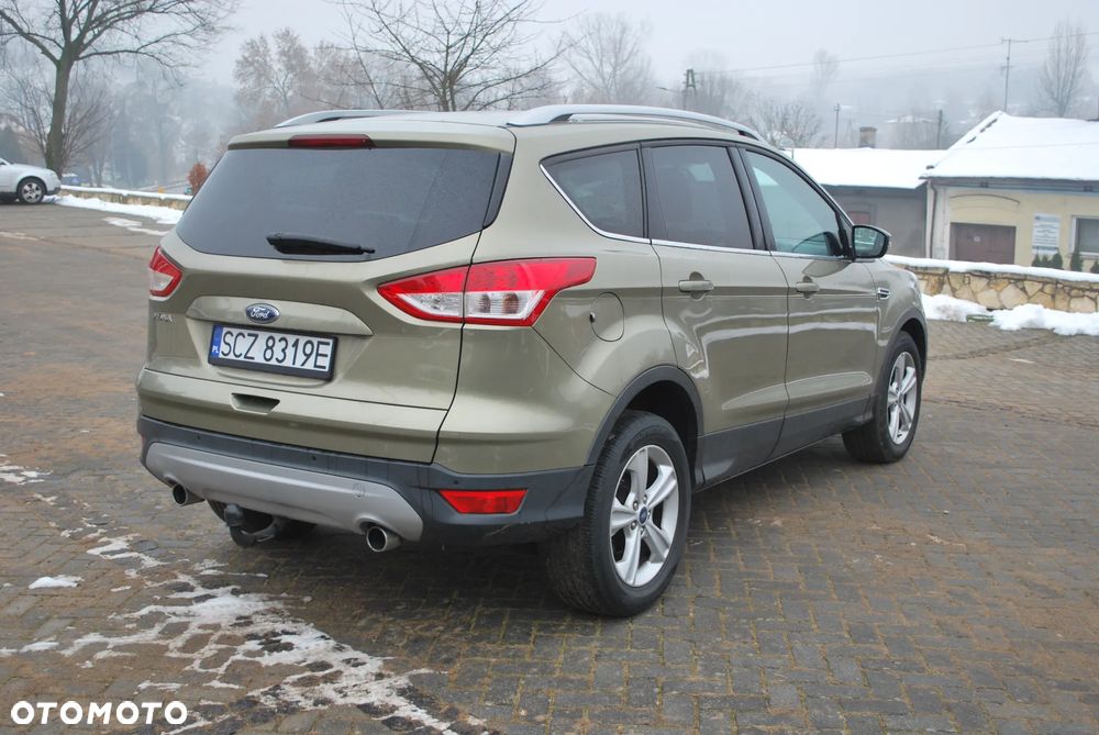 Ford Kuga 2.0 TDCi 2x4 Titanium - 8