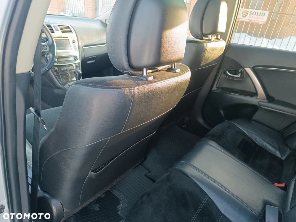 Toyota Avensis 2.0 Sol NAVI MS - 16