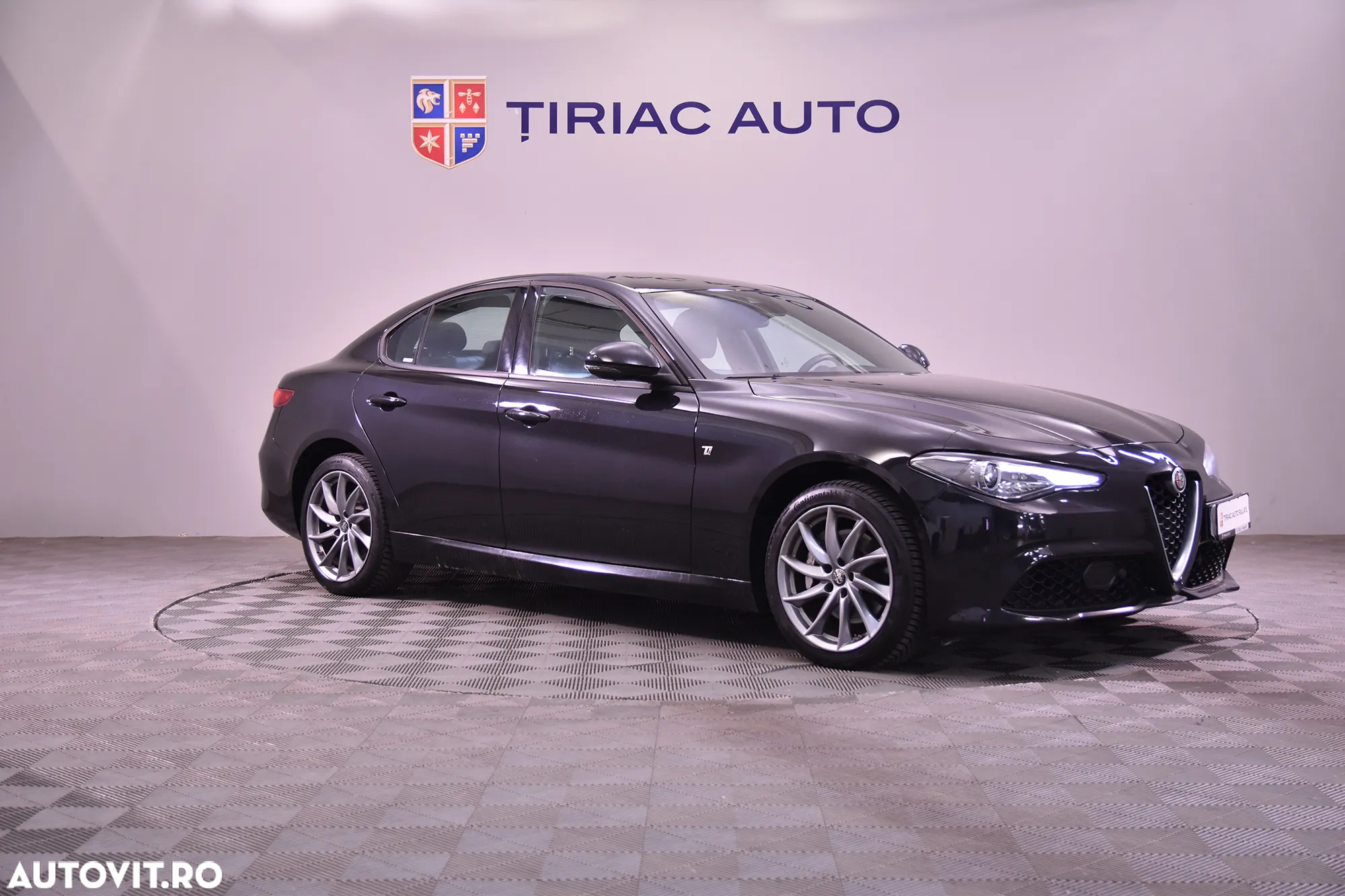 Alfa Romeo Giulia 2.0 Turbo 16V AT8-Q4 Ti - 7