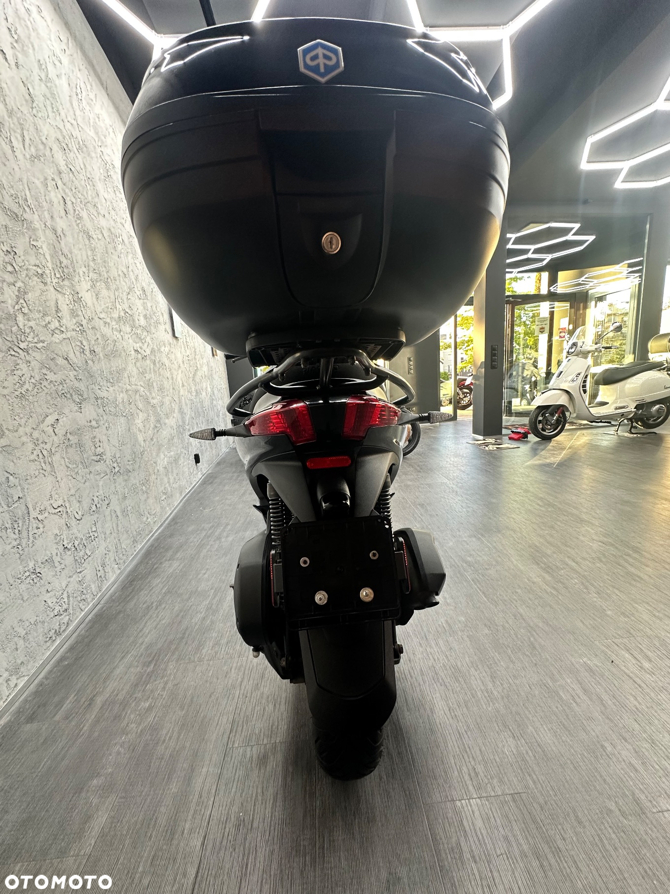 Piaggio MP-3 - 10