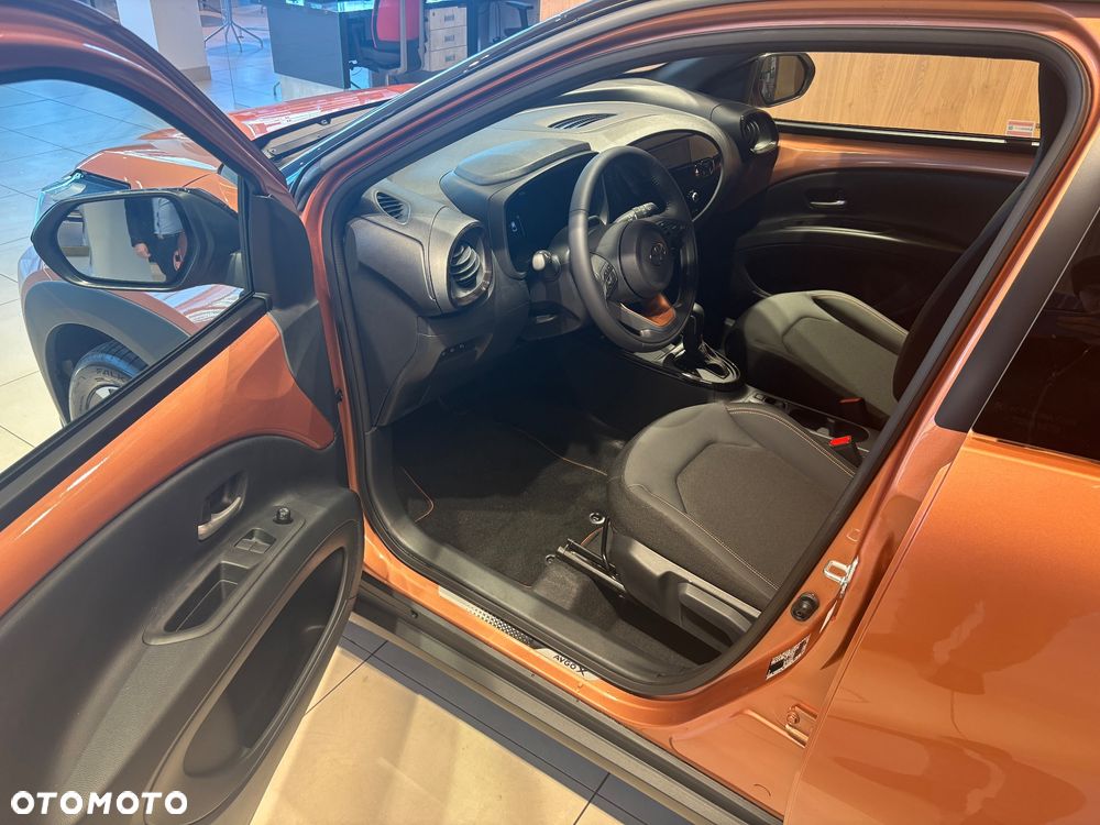 Toyota Aygo X Hybrid 1.5 Style e-CVT - 12