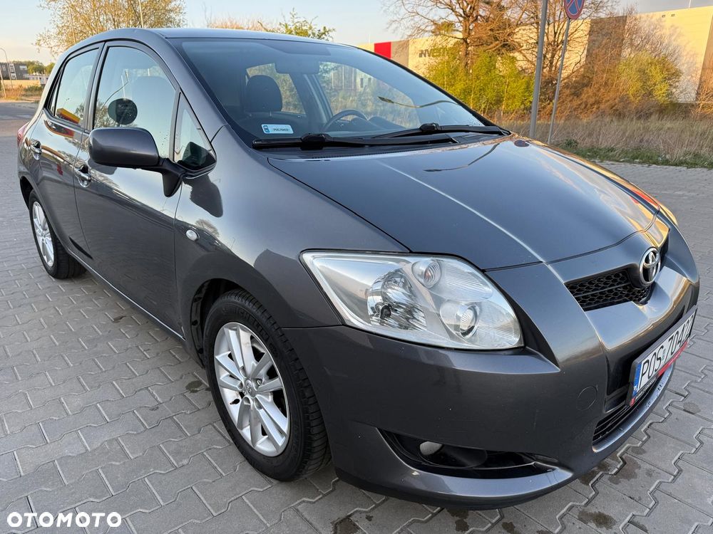 Toyota Auris 2.0 D-4D Luna - 2