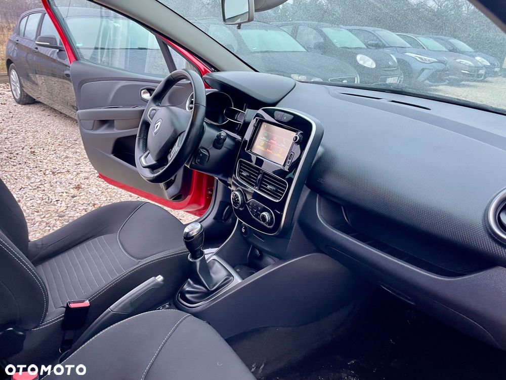 Renault Clio 1.2 16V 75 Luxe - 24