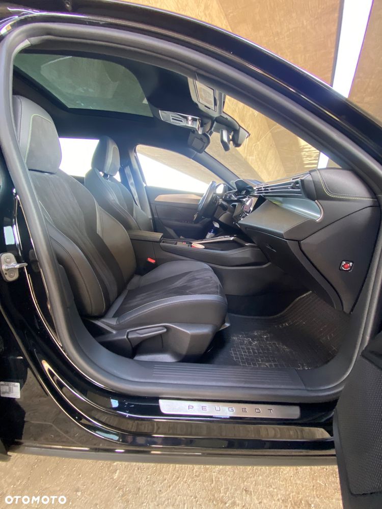 Peugeot 408 - 9