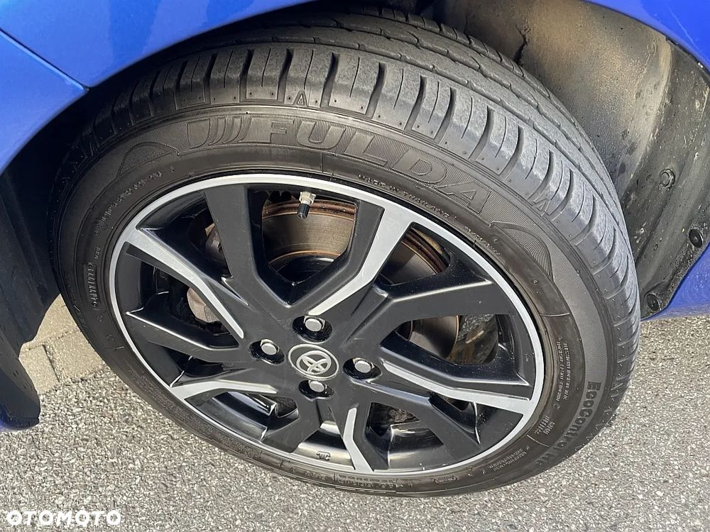 Toyota Yaris Hybrid 100 Selection Platinum - 31