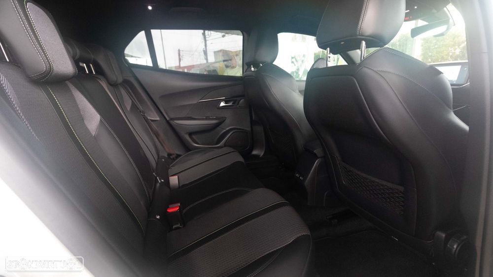 Peugeot 2008 1.5 BlueHDi GT EAT8 - 11