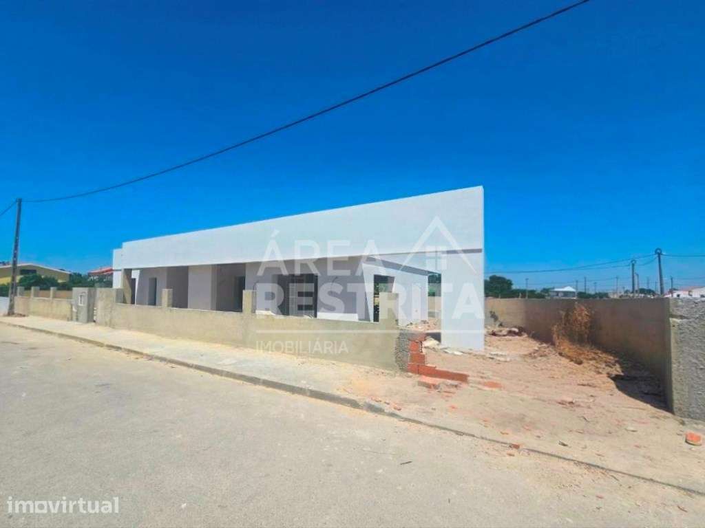 Moradia T3 c/3 Suites, Piscina e Garagem, na Qunta Marquesa - Grande imagem: 4/36
