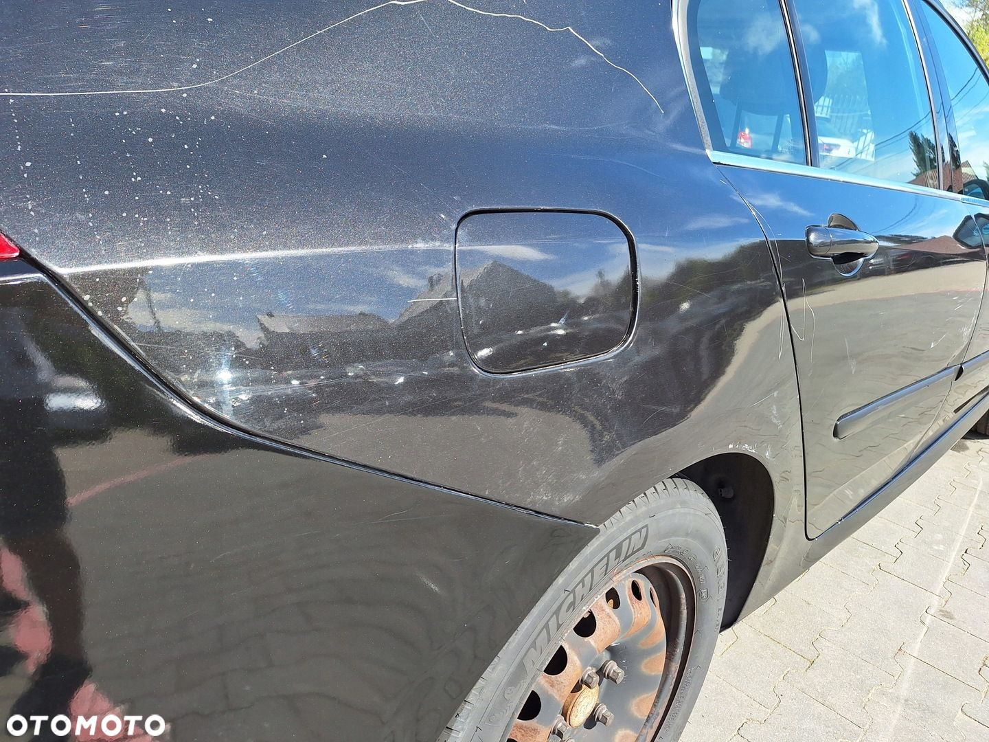 RENAULT LAGUNA 3 III 5D LIFTBACK HATCHBACK KLAPKA WLEWU PALIWA NV676 - 2