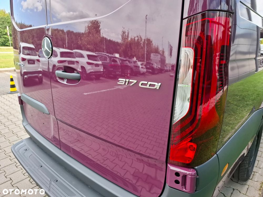 Mercedes-Benz Sprinter 317 CDI Furgon PRO długi 4325 mm L3H2 - 12