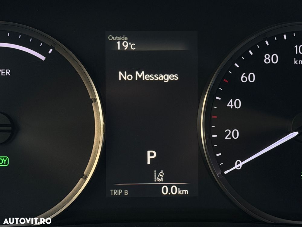 Lexus Seria IS 300h Aut. Luxury - 33