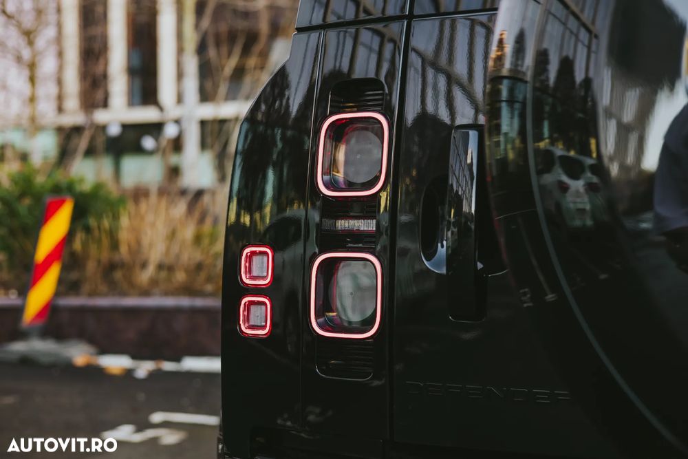 Land Rover Defender 110 3.0 P400 MHEV X - 18