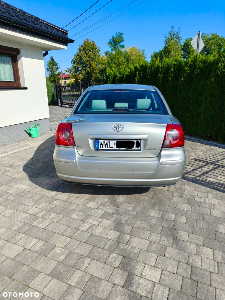 Toyota Avensis 1.8 VVT-i Luna - 2