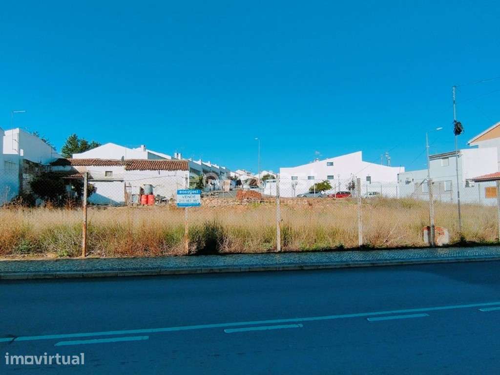 Moradias e Terrenos Urbanos em Zona Privilegiada da vila de Aljustrel - Grande imagem: 2/12