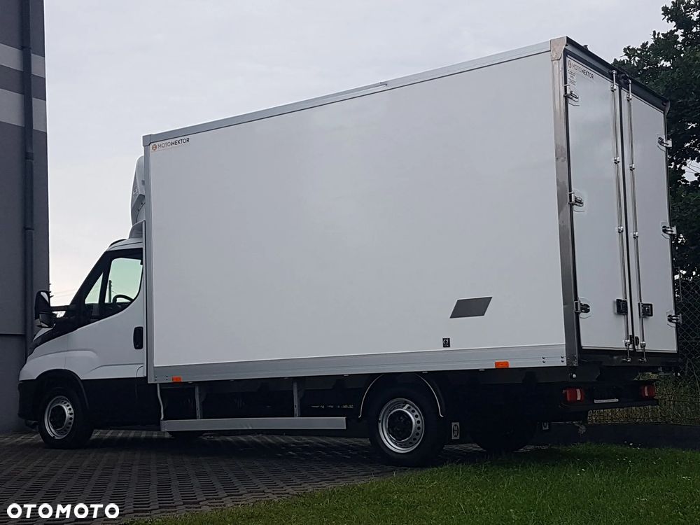 Iveco DAILY KONTENER 8EP KLIMA 4,23x2,24x2,25 3,0-160KM 35S16 KRAJOWY MANUAL 6-BIEGÓW - 28