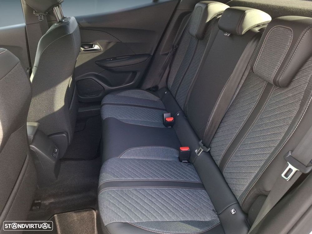 Peugeot 2008 1.2 Hybrid Allure e-DCS6 - 14