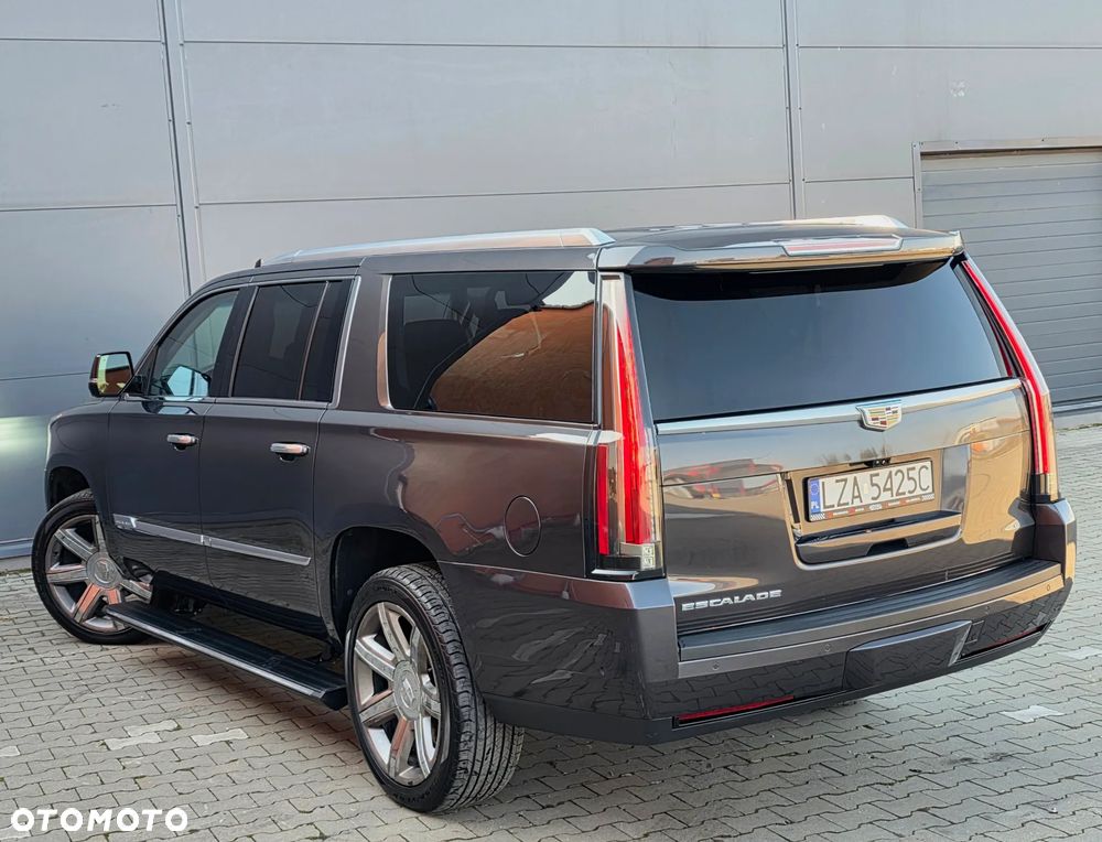 Cadillac Escalade ESV 6.2 V8 AWD AT Premium - 36