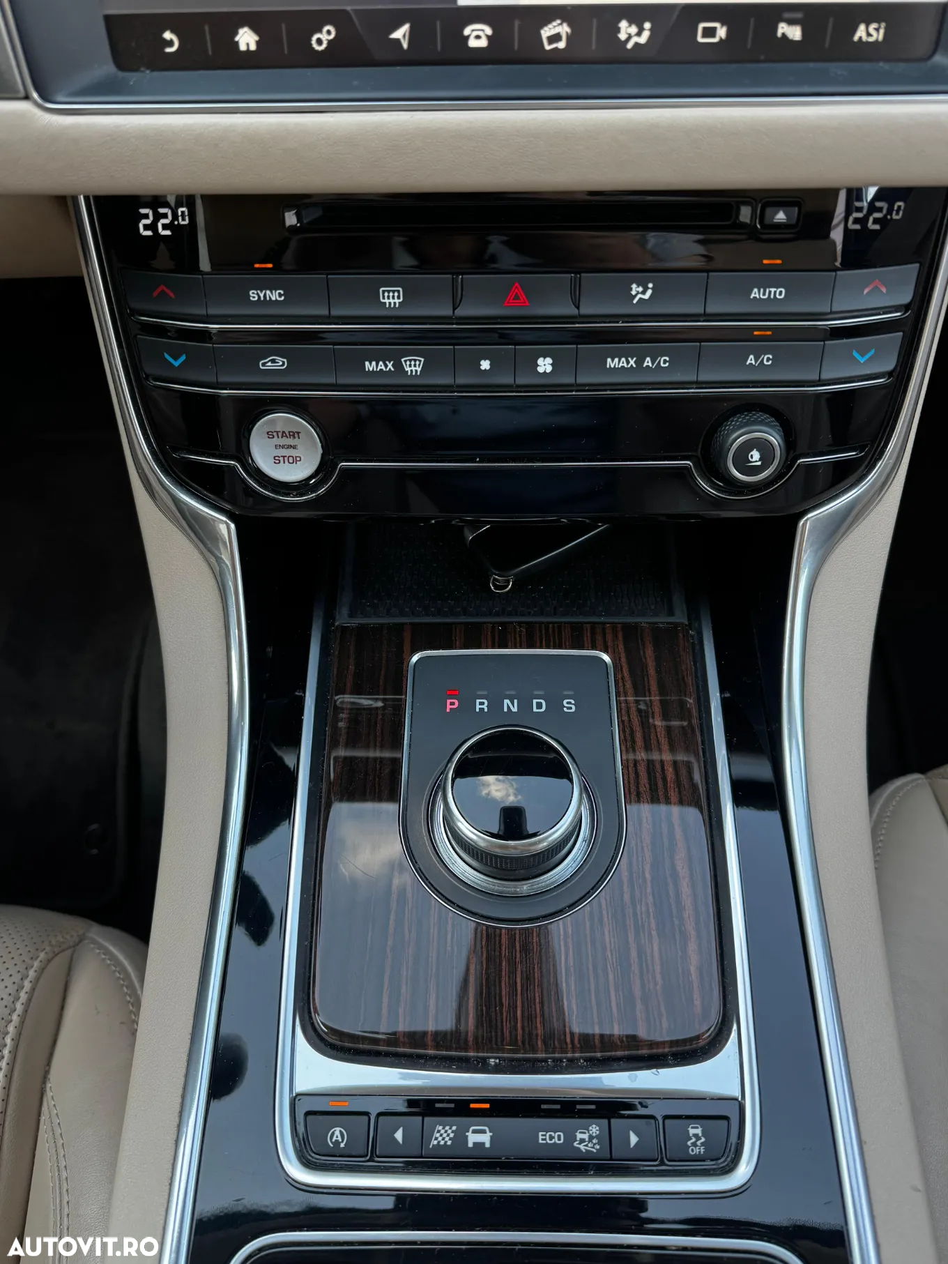Jaguar XF 20d AWD Aut. Portfolio - 13