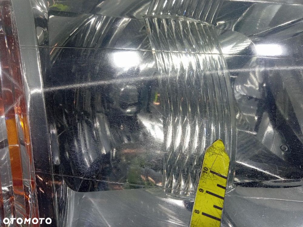 MITSUBISHI ENDEAVOR REFLEKTOR PRAWY LAMPA PRZÓD - 8