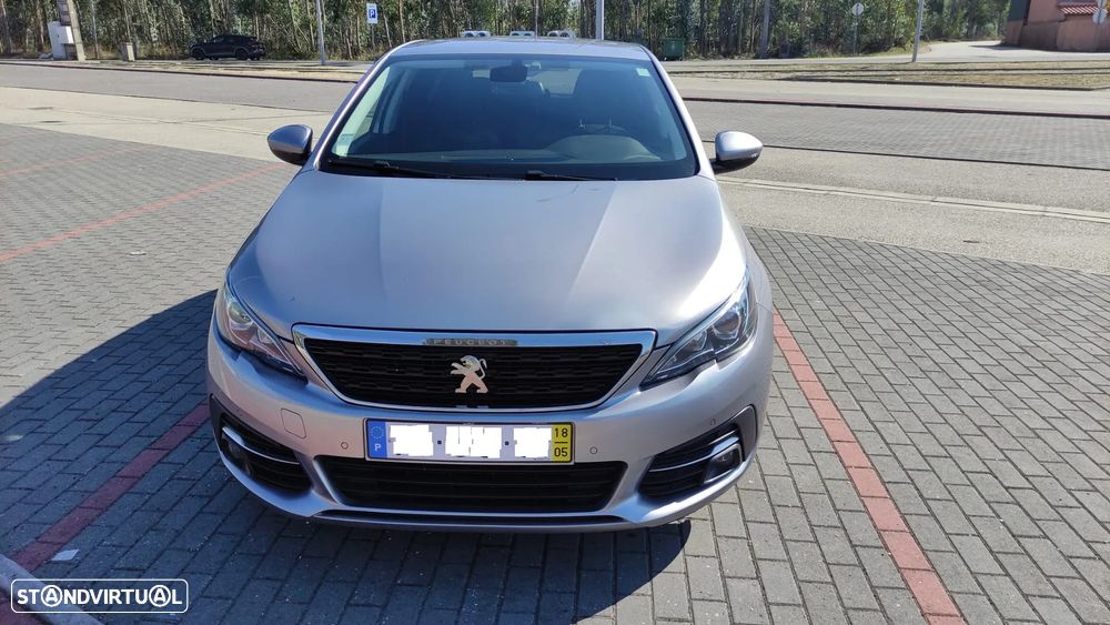 Peugeot 308 - 8