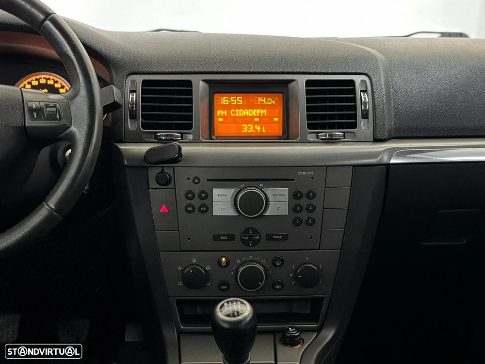 Opel Vectra Caravan 1.9 CDTi Executive - 32