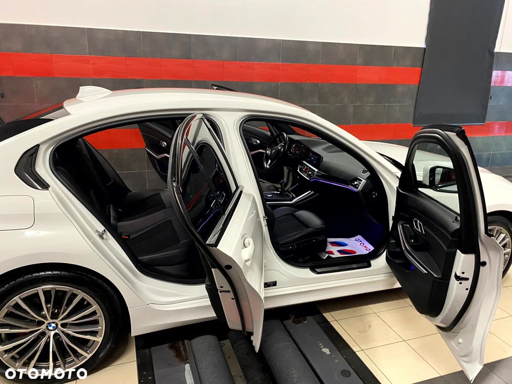BMW Seria 3 320d - 24