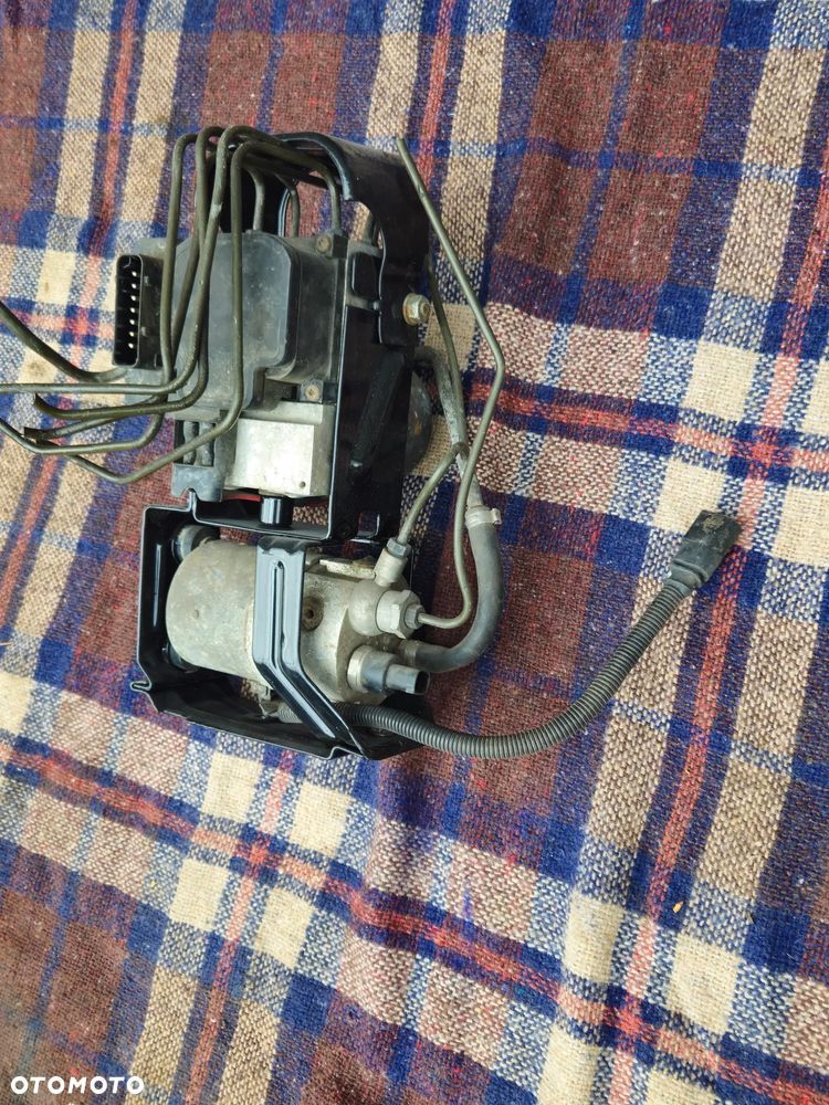 VW T4 Multivan pompa hamulcowa ABS ESP - 1