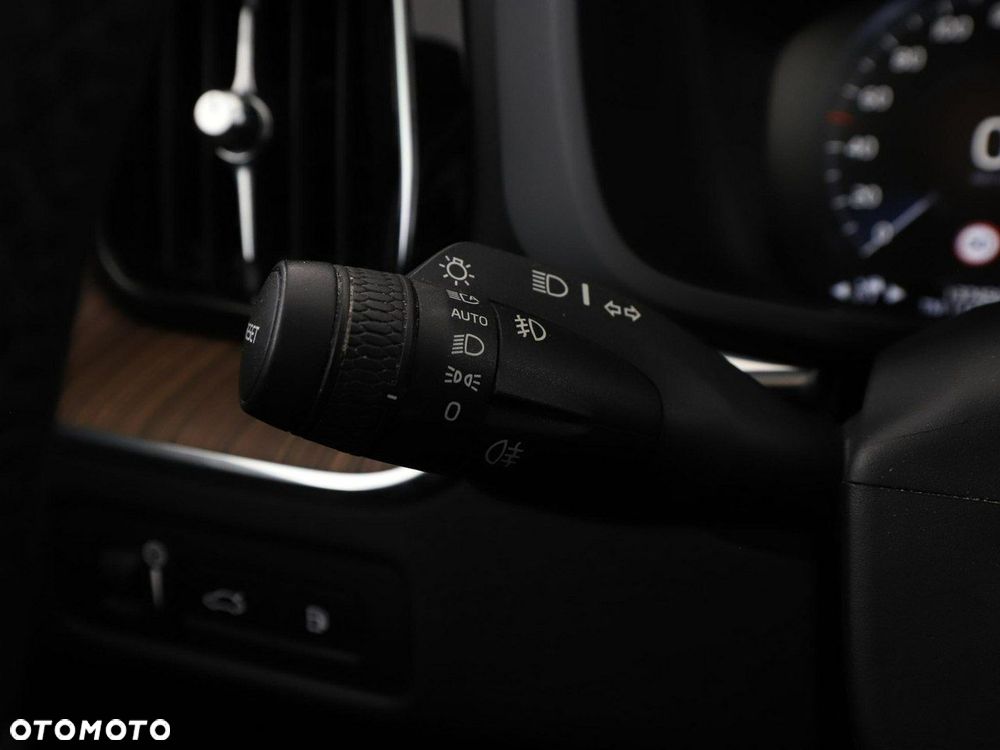 Volvo XC 60 T8 Plug-In Hybrid AWD Inscription Expression - 37