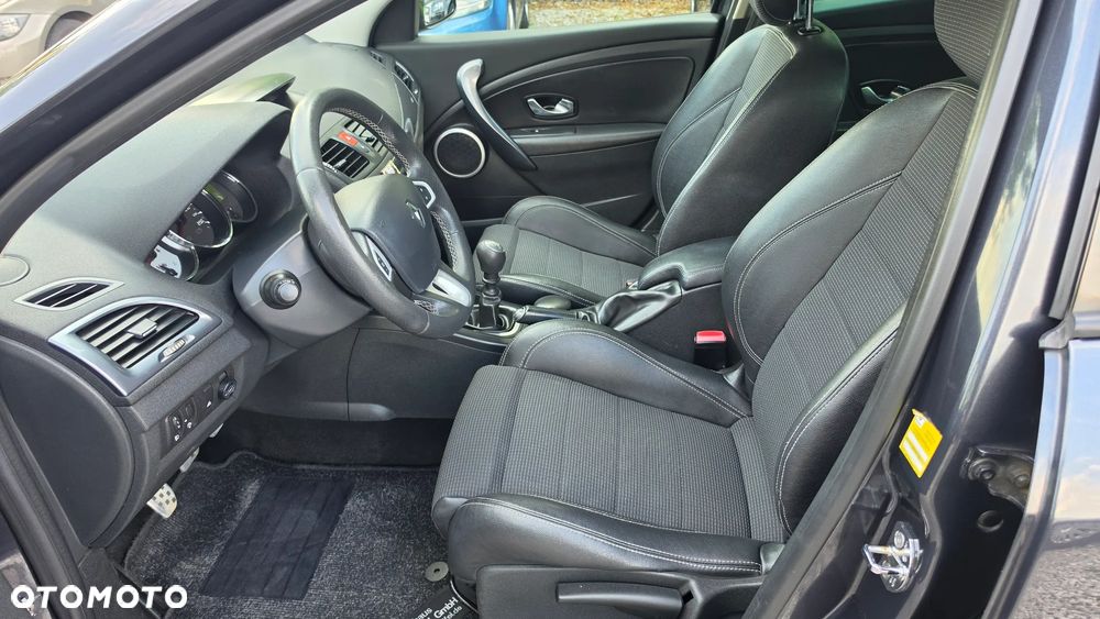 Renault Megane TCe 180 GT - 15
