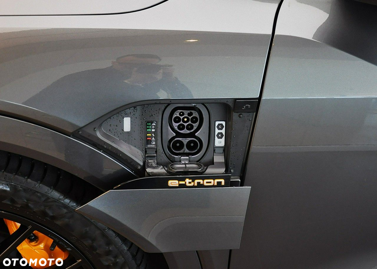 Audi e-tron - 11