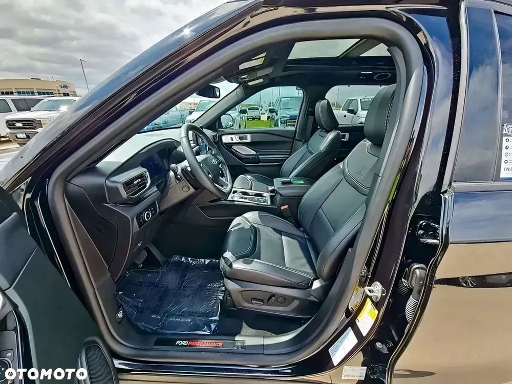 Ford Explorer - 8