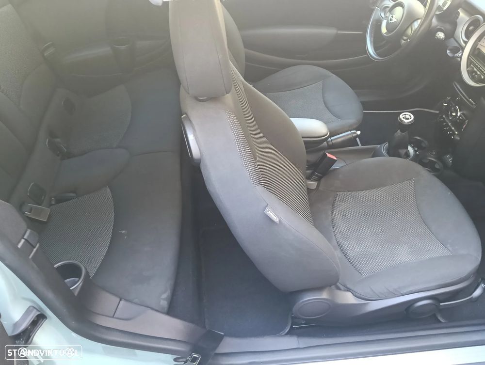 MINI Clubman One D - 13