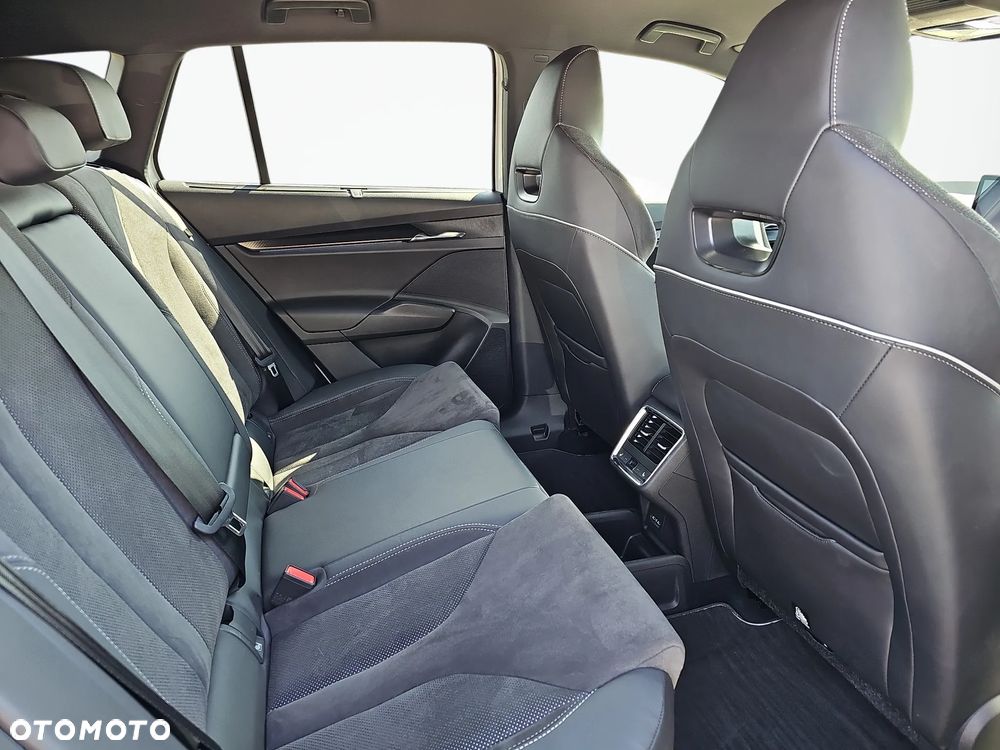 Skoda Enyaq 80x 82kWh Sportline Maxx - 11