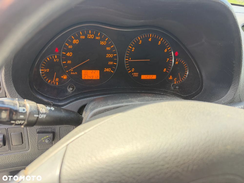 Toyota Avensis 1.6 VVT-i Luna - 10